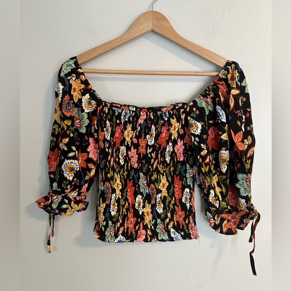 Olivaceous Floral Off-The-Shoulder Crop Top size Medium. New with tag